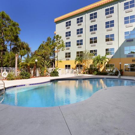 Allure Suites Of Fort Myers Bagian luar foto